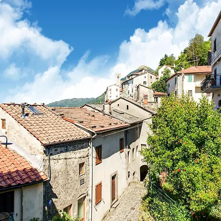 In Casoli Near Slopes *