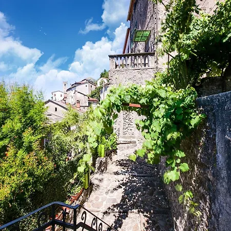 In Casoli Near Slopes